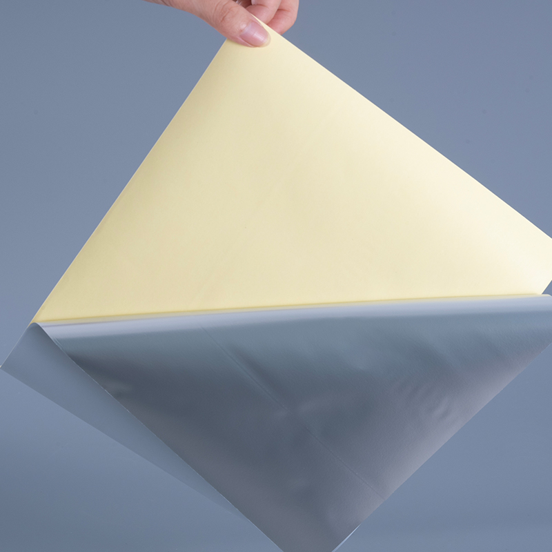 50mic kiiltävä valkoinen polyesteri PET-kalvo itseliimautuva etiketti liuottimella akryyliliimaisella Jumbo-rullalla digitaaliseen tulostukseen