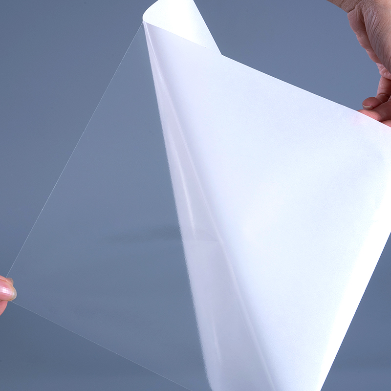 25 mic läpinäkyvä PET-kalvo irrotettavilla kirkkailla polyesteritarroilla