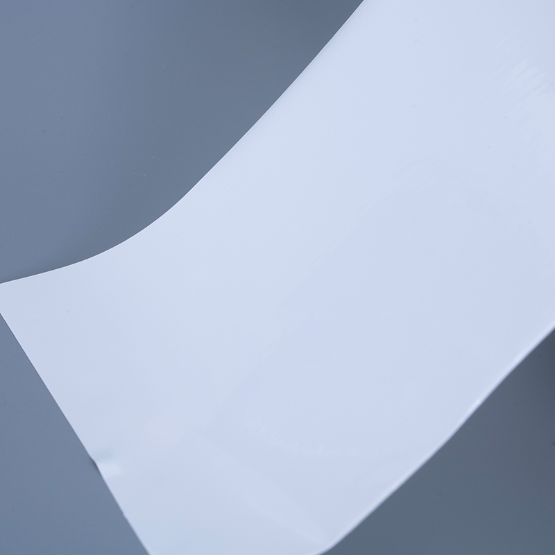 25 mikron kiiltävä PET-vinyylikalvotarramateriaalit akryyliliimaisella Jumbo-rullalla mustesuihkutulostukseen