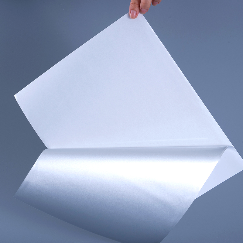 25 mic kiiltävä valkoinen alumiinisoitu polyesterikalvo itseliimautuva tarra vesipohjaisella akryyliliimalla mustesuihkutulostukseen