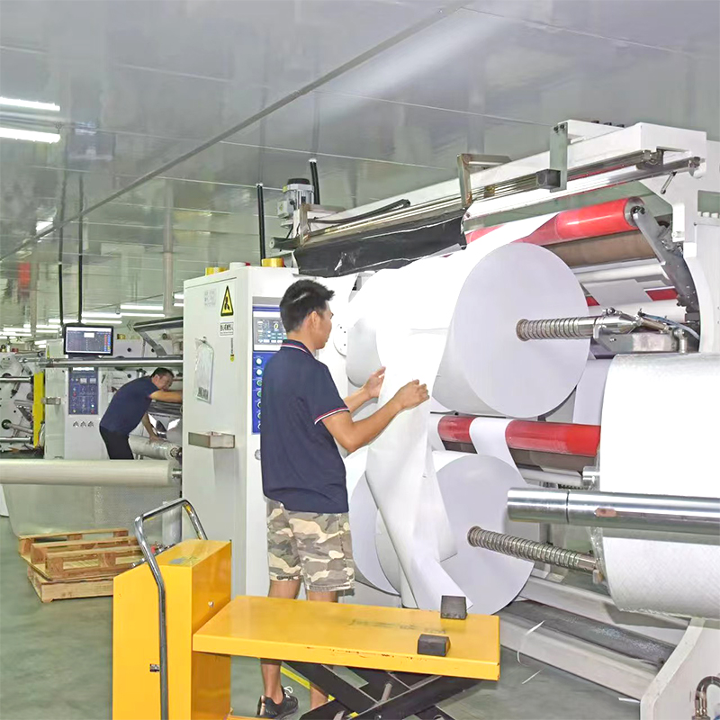 Itseliimautuva polyesterikalvo lasertulostimille